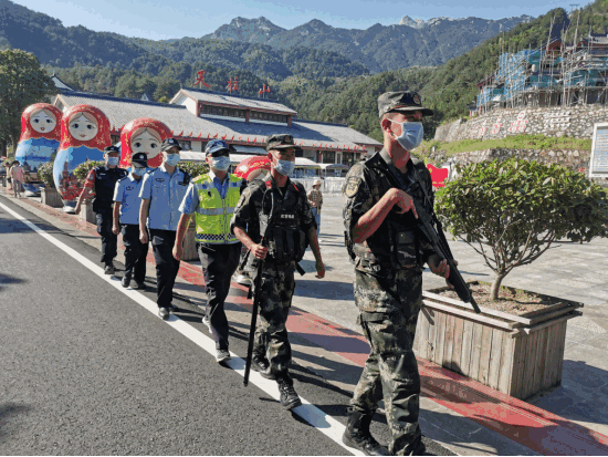 多部门联合执法  保障游客出行安全426.png